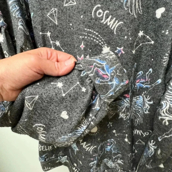 Art class gray cosmic sweatshirt long sleeve top stars Pegasus medium 7/8 - Picture 8 of 10